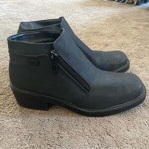 Totes Waterproof Ankle Boots